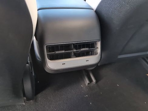 Used 2021 Tesla Model 3 Performance image 21