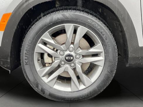 Certified 2021 Kia Seltos LX image 30