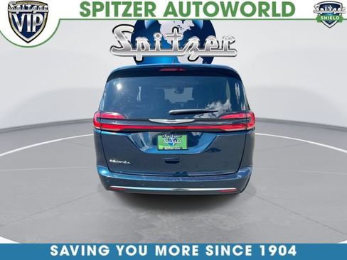 Used 2024 Chrysler Pacifica Touring-L FWD image 8