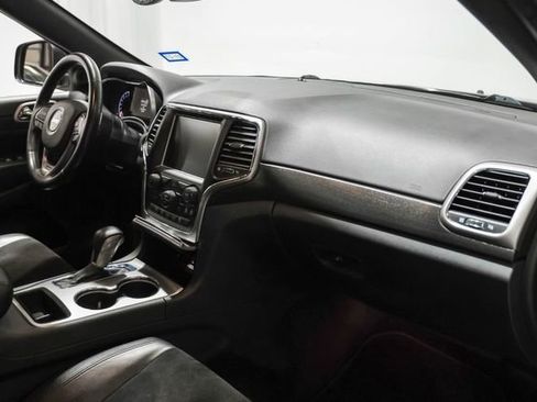 Used 2017 Jeep Grand Cherokee Altitude AWD/4WD image 16