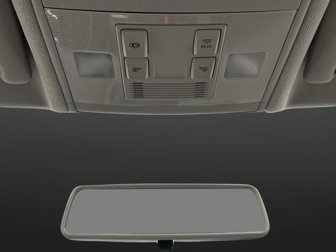 Used 2020 Volkswagen Tiguan S image 22