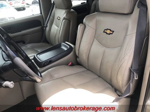 Used 2002 Chevrolet Avalanche 4x4 w/ Off-Road Suspension Pkg image 12