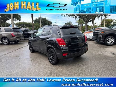 Used 2020 Chevrolet Trax LT w/ LT Convenience Package FWD image 7