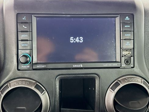 Used 2018 Jeep Wrangler Unlimited Sport w/ Connectivity Group image 17