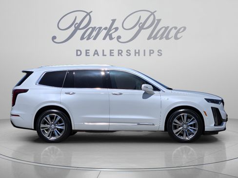 Used 2022 Cadillac XT6 Premium Luxury w/ Platinum Package FWD image 6