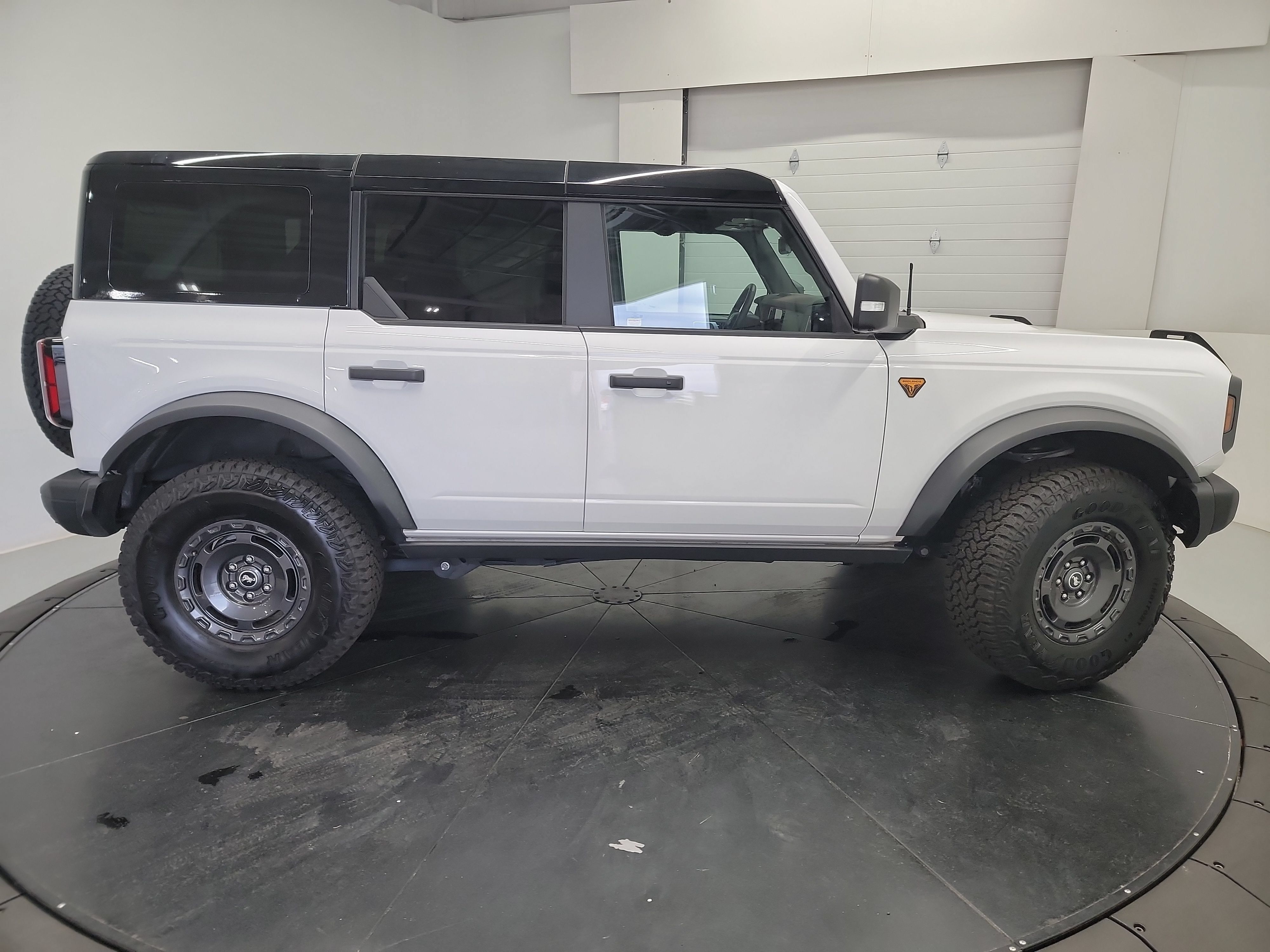 Used 2025 Ford Bronco Badlands AWD/4WD image 11