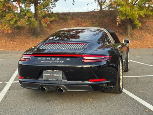 Used 2019 Porsche 911 image 12