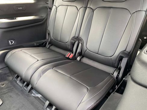 New 2025 Jeep Grand Cherokee L Limited image 8