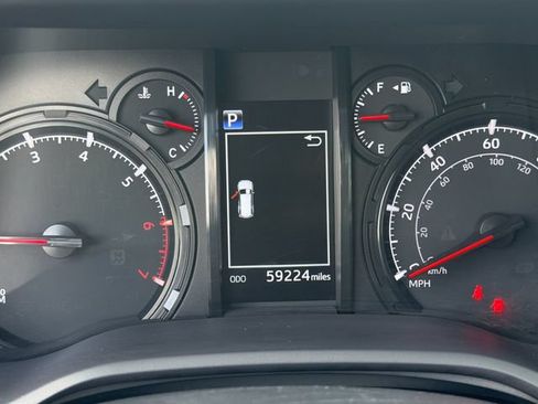 Used 2022 Toyota 4Runner SR5 RWD image 27