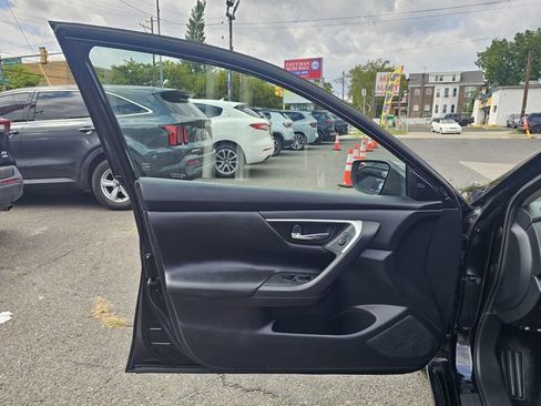 Used 2017 Nissan Altima 2.5 SV FWD image 14