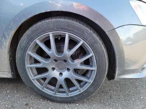 Used 2016 Volkswagen Jetta Sport FWD image 12