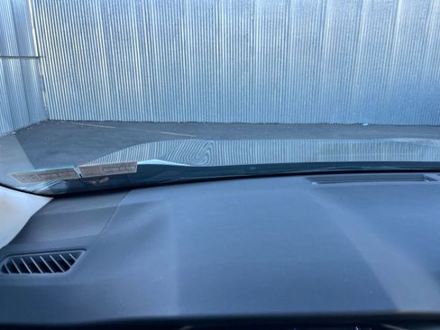 Used 2025 Toyota RAV4 LE image 33