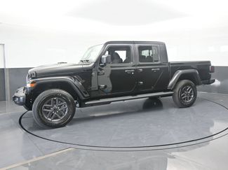 New 2026 Jeep Gladiator Sport video 2