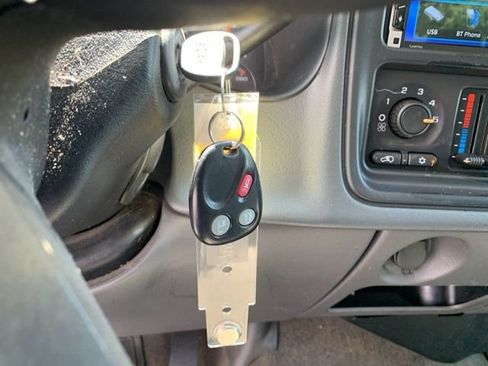 Used 2006 Chevrolet Silverado 1500 LS w/ Chrome Exterior Package image 28