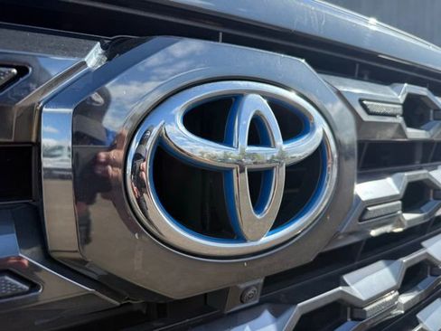 Used 2024 Toyota Tundra Platinum image 9