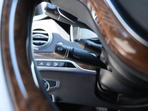 Used 2016 Mercedes-Benz S 550 4MATIC Sedan image 21