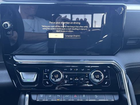 New 2026 GMC Sierra 3500 Denali w/ Technology Package AWD/4WD image 24