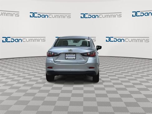 Used 2017 Toyota Yaris iA image 7