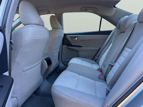 Used 2017 Toyota Camry XLE image 5