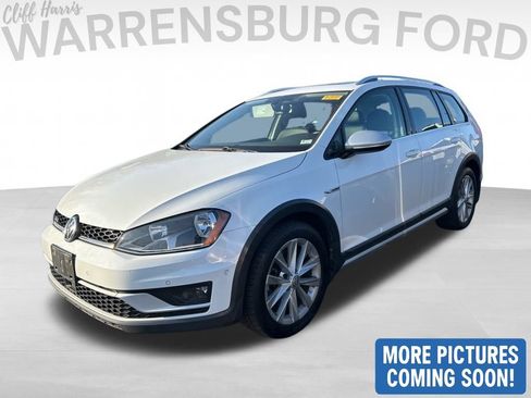 Used 2017 Volkswagen Golf Alltrack SE image 3