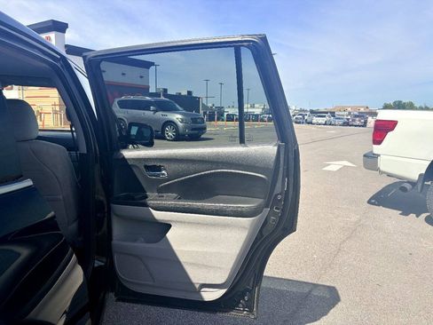 Used 2016 Honda Pilot EX image 32