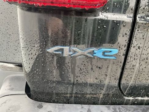 Used 2024 Jeep Wrangler Unlimited w/ Convenience Group image 8