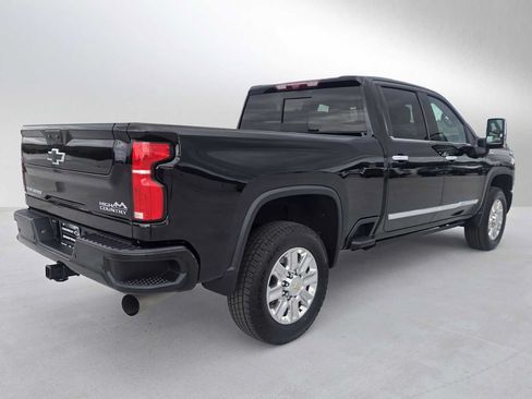 Used 2025 Chevrolet Silverado 3500 High Country w/ High Country Premium Package AWD/4WD image 3