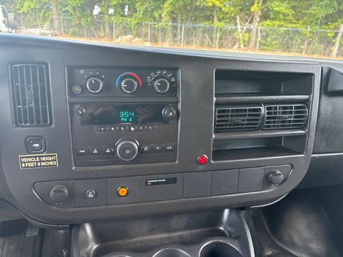 Used 2013 Chevrolet Express 1500 RWD image 20
