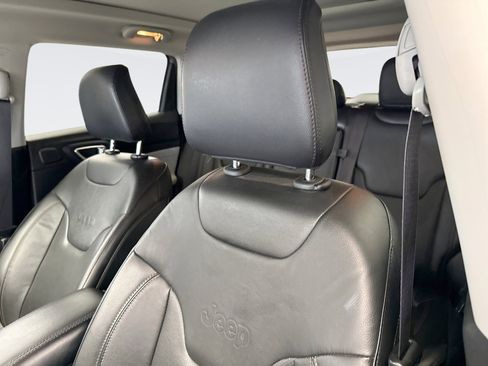 Used 2022 Jeep Compass Latitude w/ Sun and Sound Group image 10