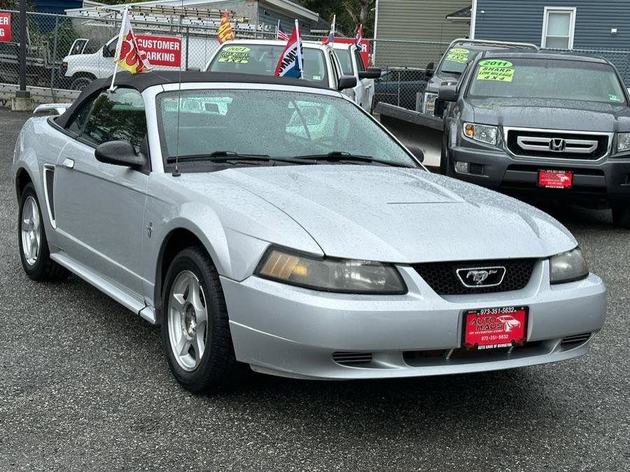 Used 2003 Ford Mustang Premium RWD image 3