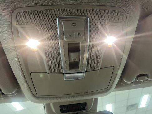 Used 2015 Mercedes-Benz GL 450 4MATIC image 39