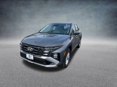 Used 2025 Hyundai Tucson SE image 8