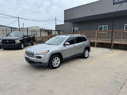 Used 2016 Jeep Cherokee Latitude w/ Safety/Convenience Group