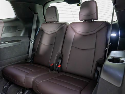 Used 2022 Cadillac XT6 Premium Luxury w/ Technology Package image 21