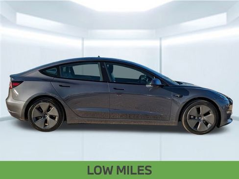 Used 2021 Tesla Model 3 Standard Range Plus image 8