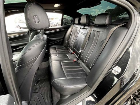 Used 2019 BMW 530i w/ Convenience Package image 19