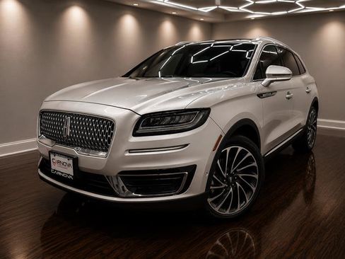 Used 2019 Lincoln Nautilus Reserve AWD/4WD image 2