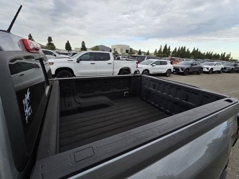 Used 2023 Chevrolet Colorado Z71 w/ Z71 Convenience Package 2 AWD/4WD image 6