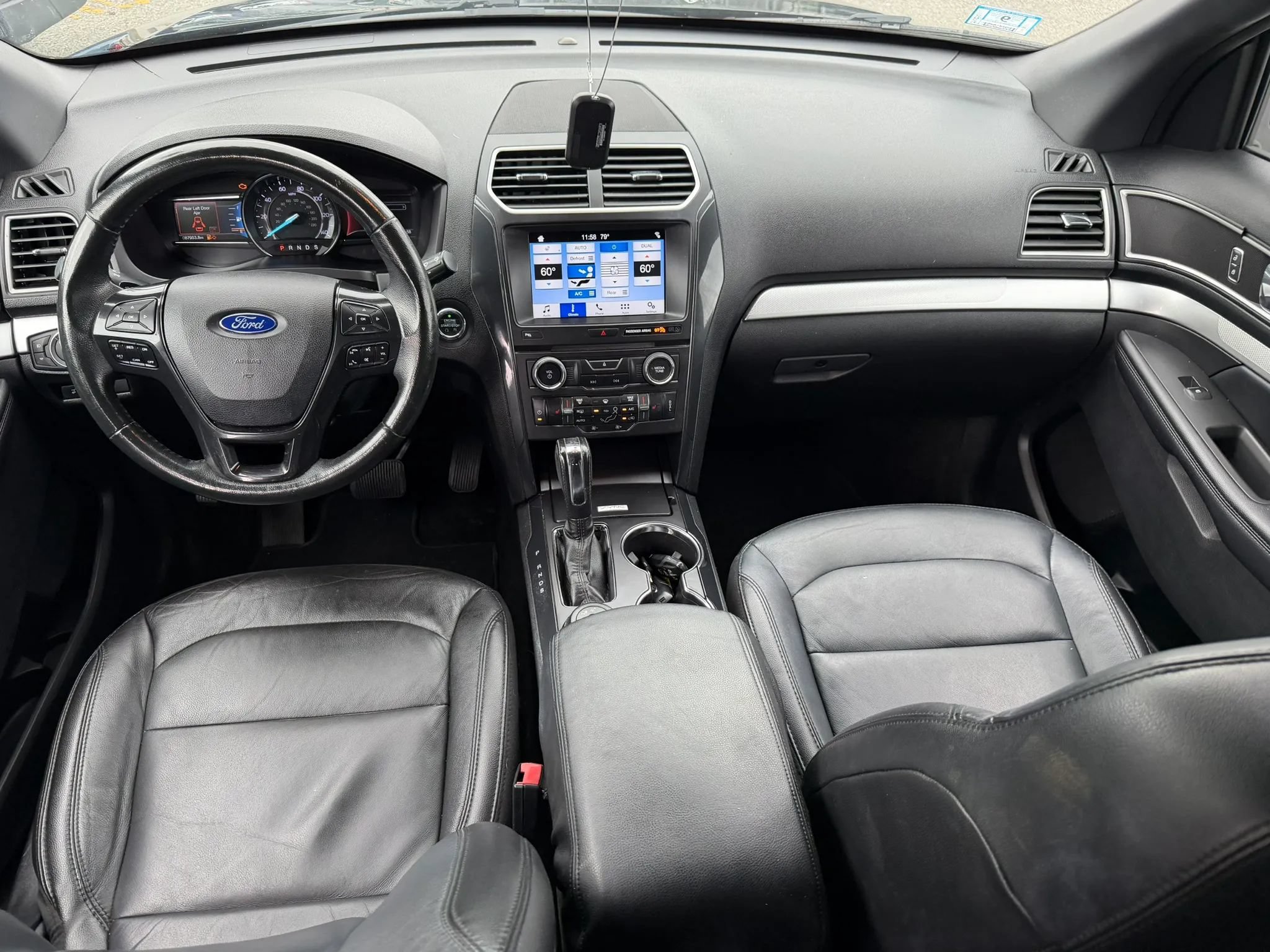 Used 2017 Ford Explorer XLT w/ Equipment Group 202A AWD/4WD image 31