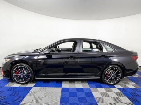 Used 2025 Volkswagen Jetta GLI Autobahn FWD image 9