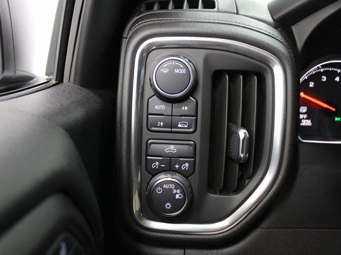 Used 2020 Chevrolet Silverado 1500 LT w/ All-Star Edition image 32