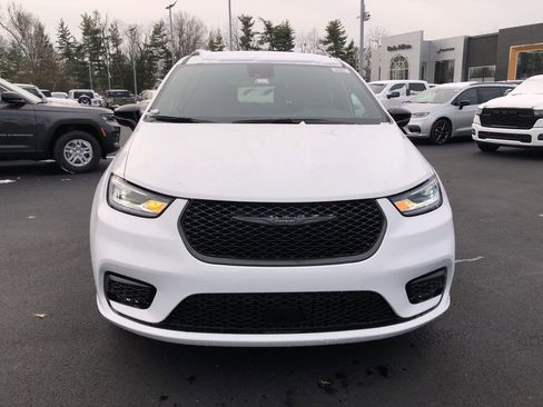 New 2026 Chrysler Pacifica Select image 16