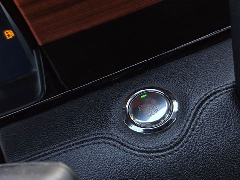 Used 2024 Lincoln Navigator Reserve image 24