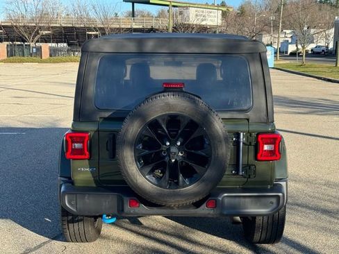 Used 2022 Jeep Wrangler Unlimited Sahara w/ Cold Weather Group image 6