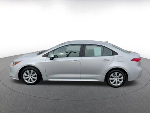 Used 2025 Toyota Corolla LE image 9