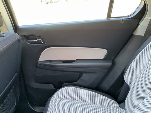 Used 2017 Chevrolet Equinox LS FWD image 17