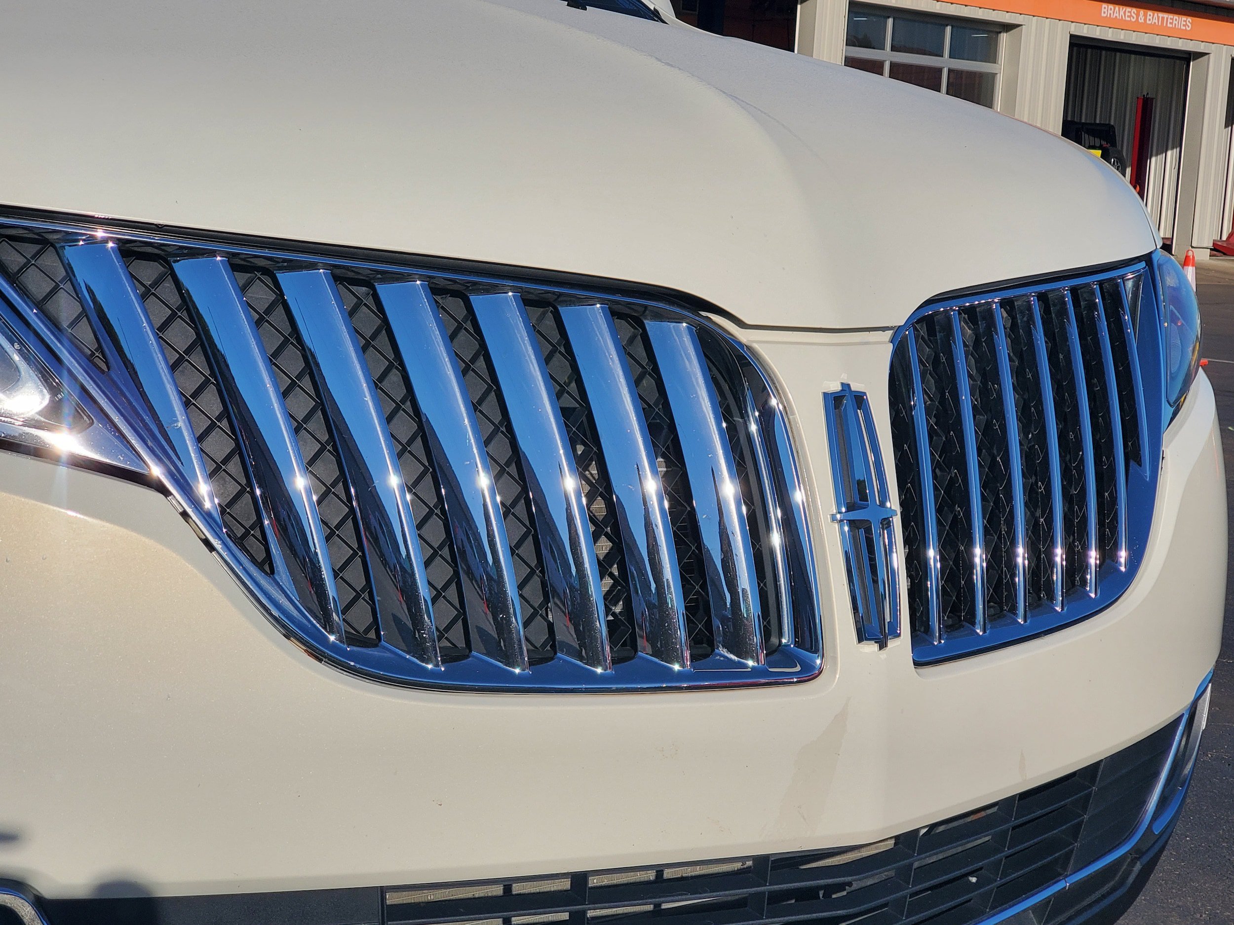 Used 2012 Lincoln MKX AWD image 7