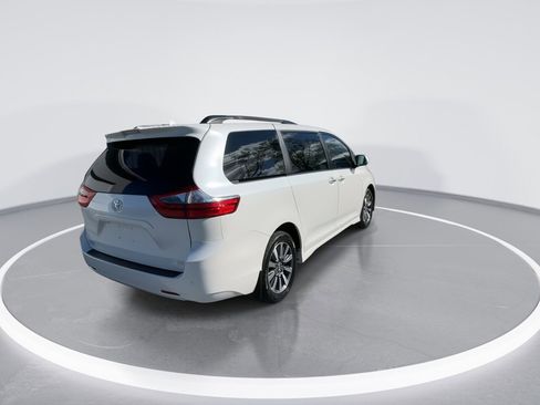 Used 2020 Toyota Sienna XLE w/ XLE Navigation Package AWD/4WD image 19