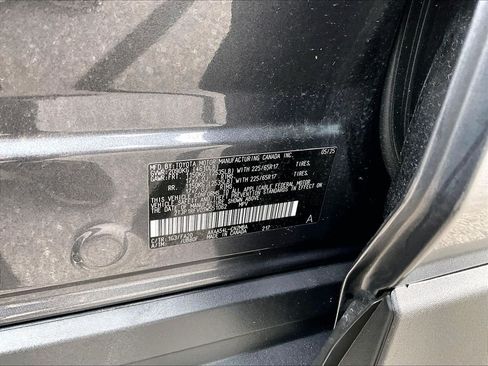 Used 2025 Toyota RAV4 XLE AWD/4WD image 36