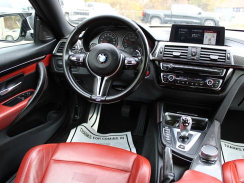 Used 2018 BMW M4 Coupe image 13
